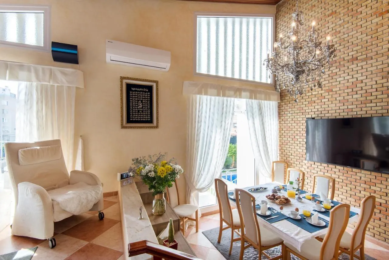 Villa Palm Beach Marina Benalmadena 3 Min Walking From The Sea 0*,  Spain