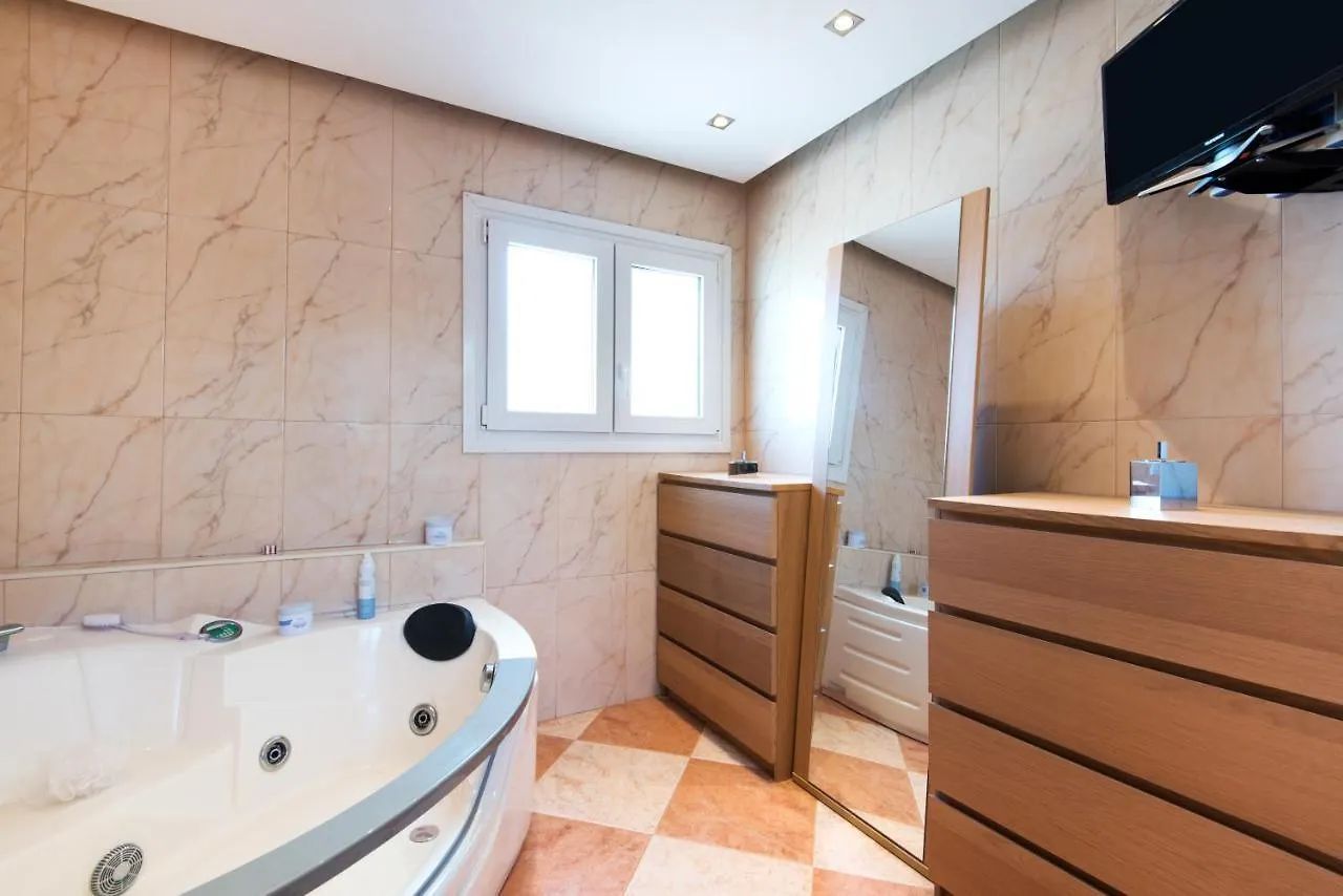 Villa Palm Beach Marina Benalmadena 3 Min Walking From The Sea 0*,